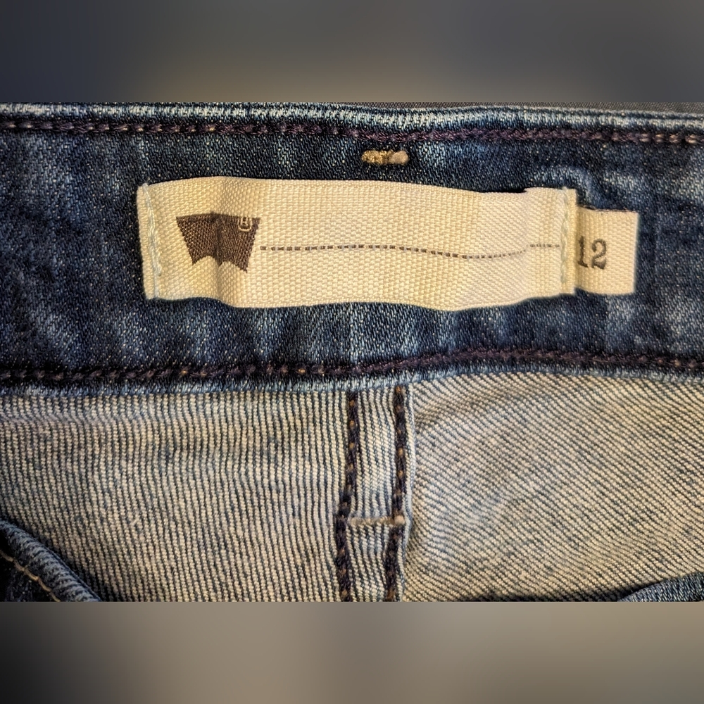 Levi's shorts - Picture 2 of 4